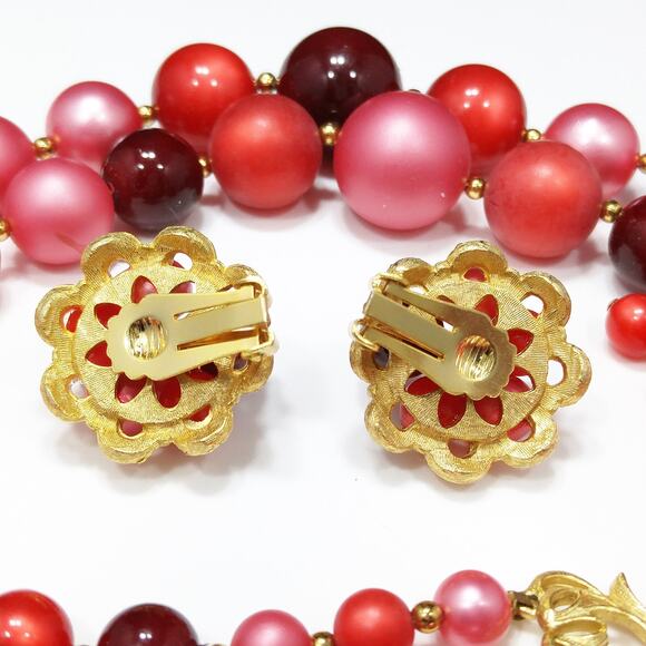 Vintage 1960s Red Pink Lucite Bead Necklace Earring Set Gold Tone Mid Century - Picture 6 of 10